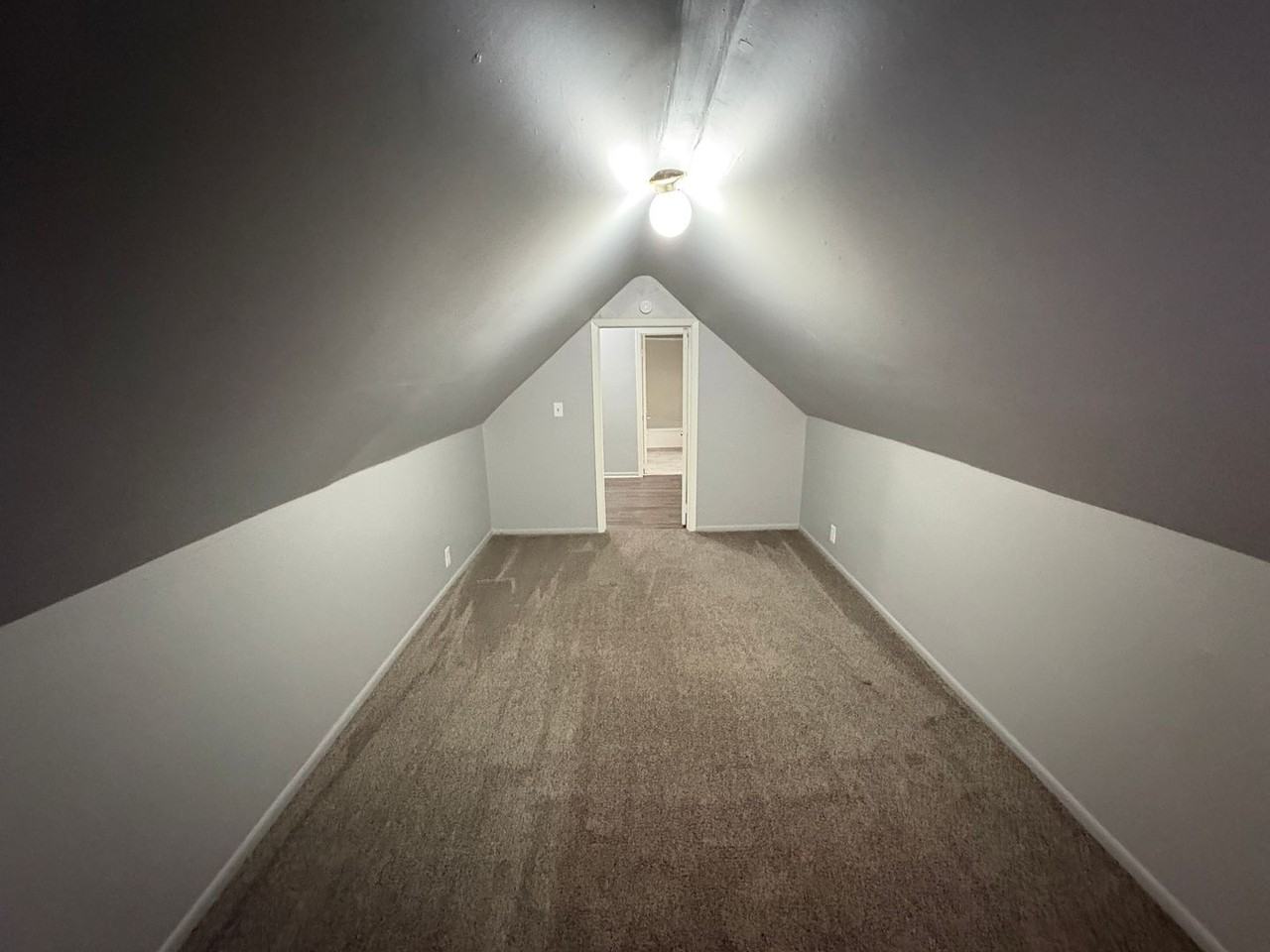 3209 S St - Photo 7 of 19