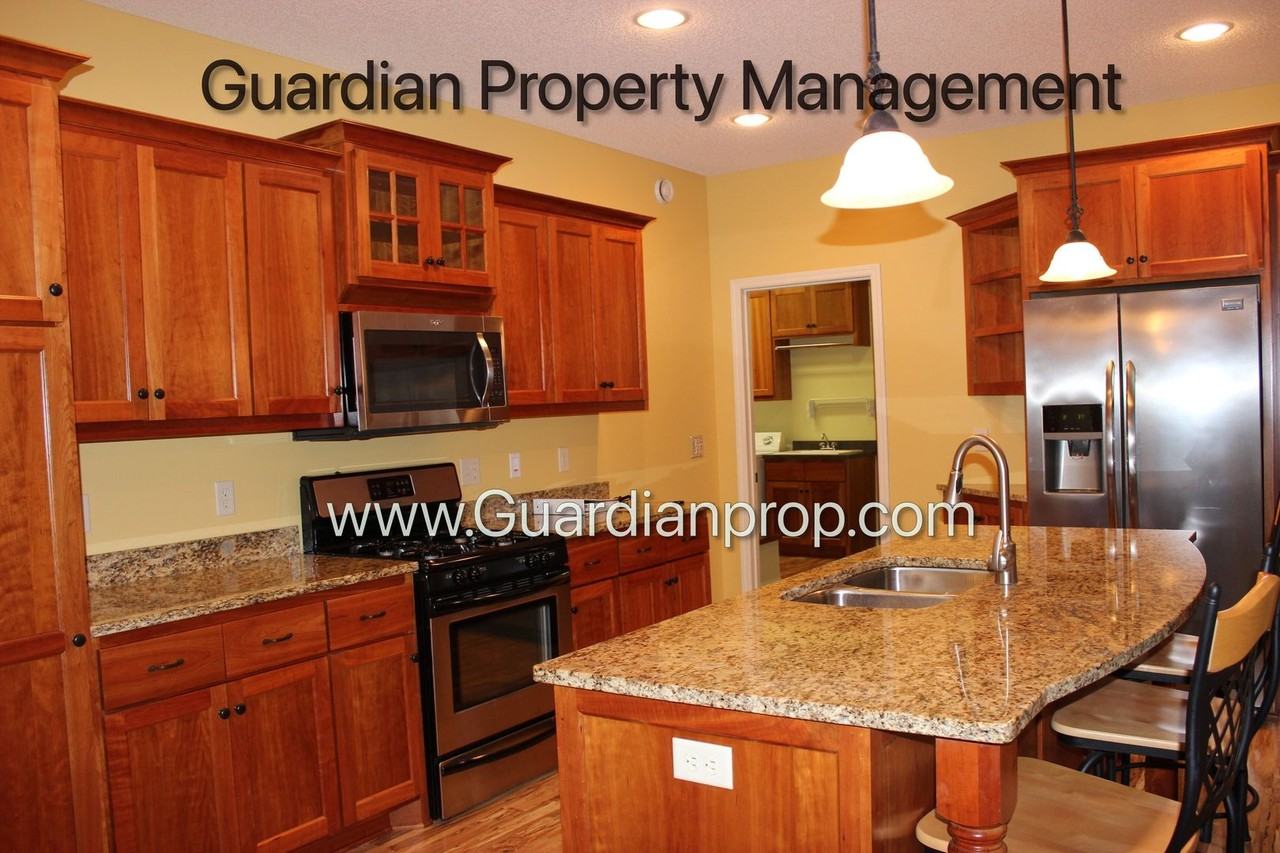 10712 Toledo Ln N - Photo 6 of 25