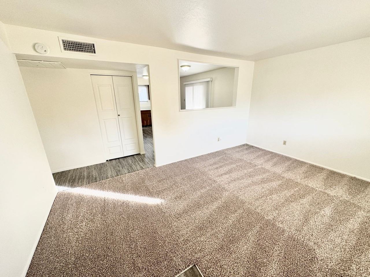 4520 W Hatcher Rd - Photo 4 of 38