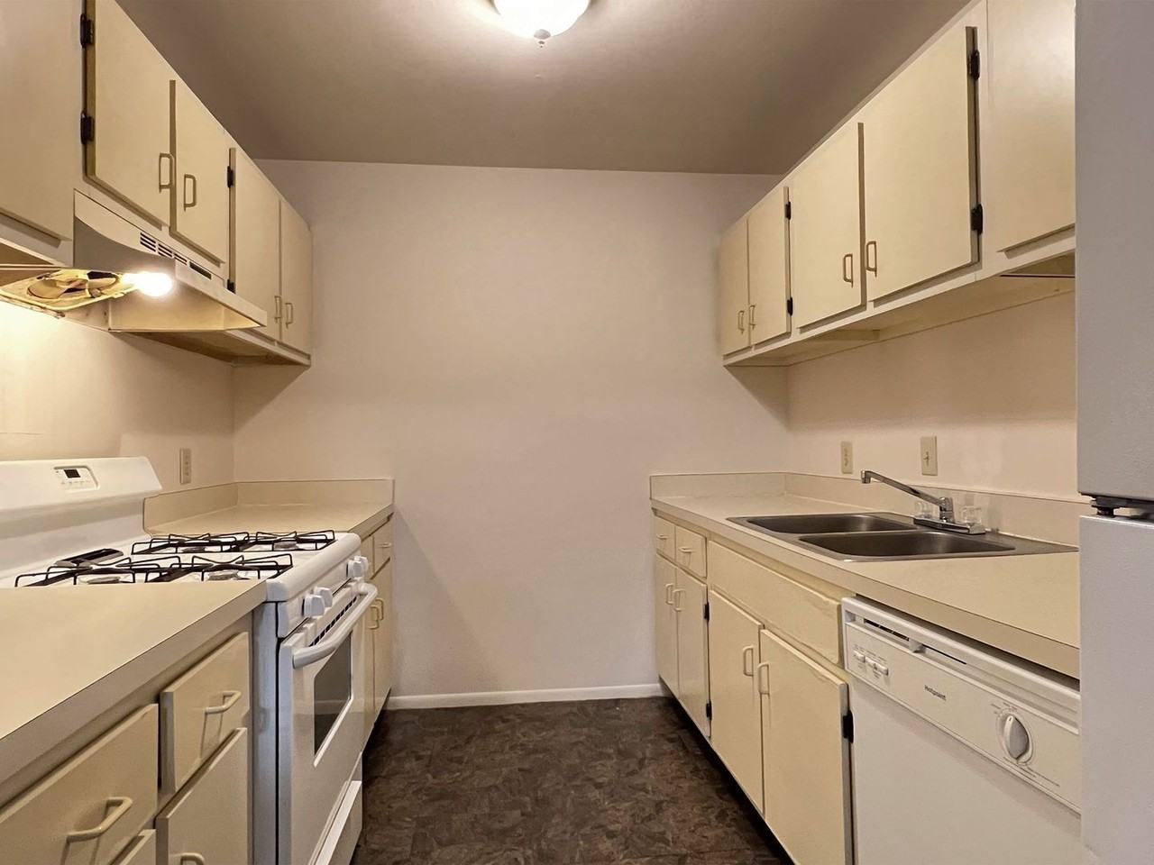 2065 Isle Royale Ct Se - Photo 7 of 13