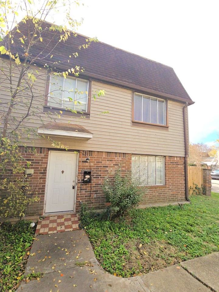 8379 La Roche Ln - Photo 2 of 8