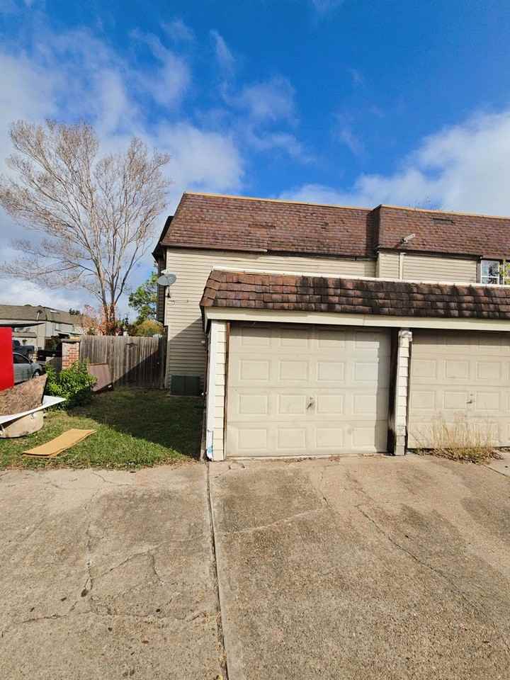 8379 La Roche Ln - Photo 6 of 8