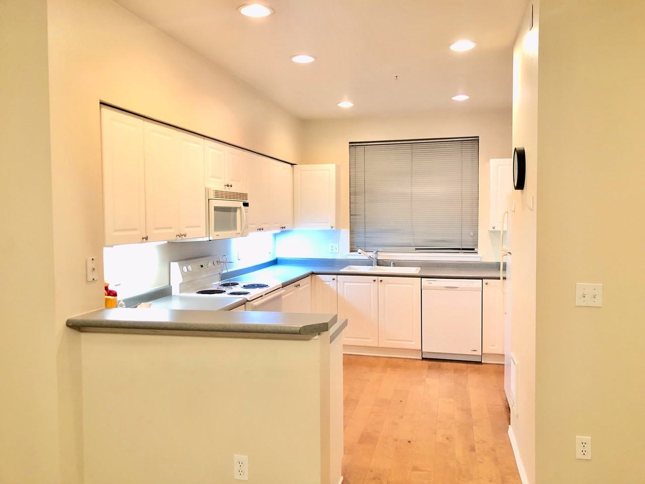 16125 Juanita Woodinville Way Ne #2612 - Photo 3 of 13