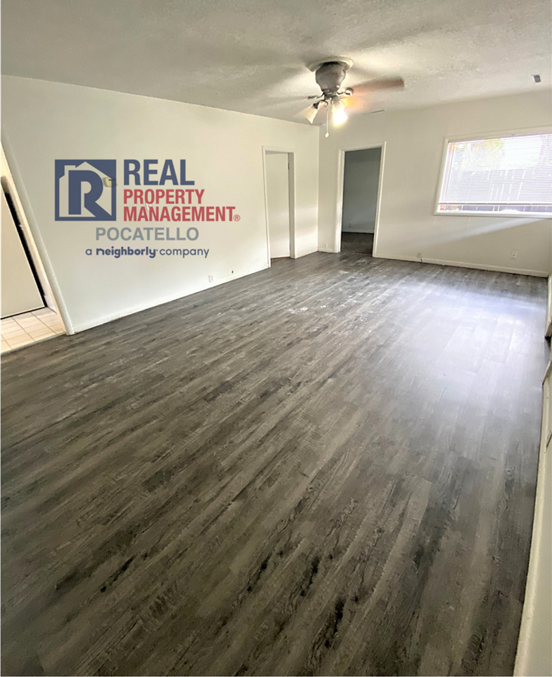 542 S Garfield Ave - Photo 6 of 16