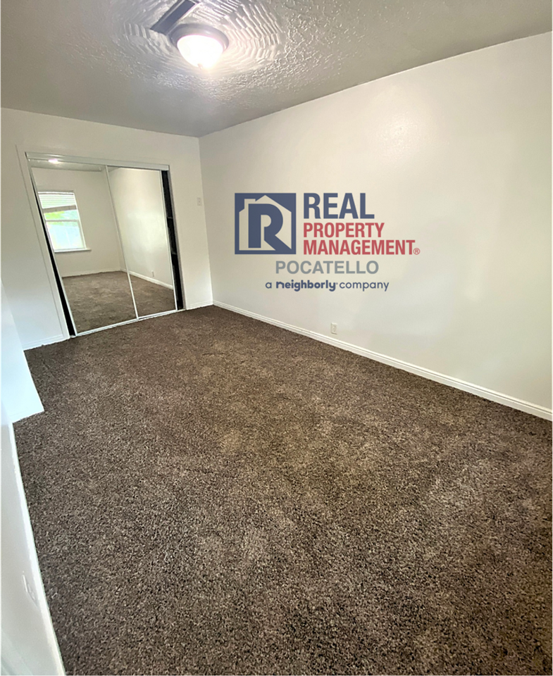 542 S Garfield Ave - Photo 7 of 16