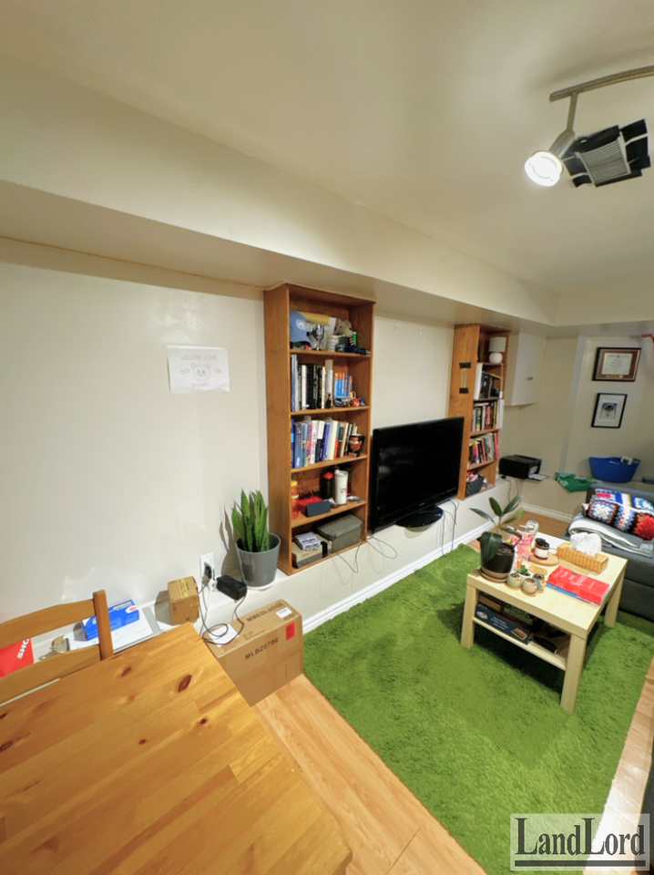 581 Carlaw Ave #BS - Photo 2 of 12