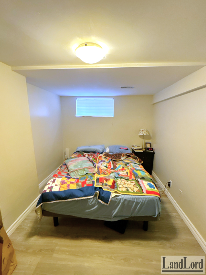 581 Carlaw Ave #BS - Photo 7 of 12