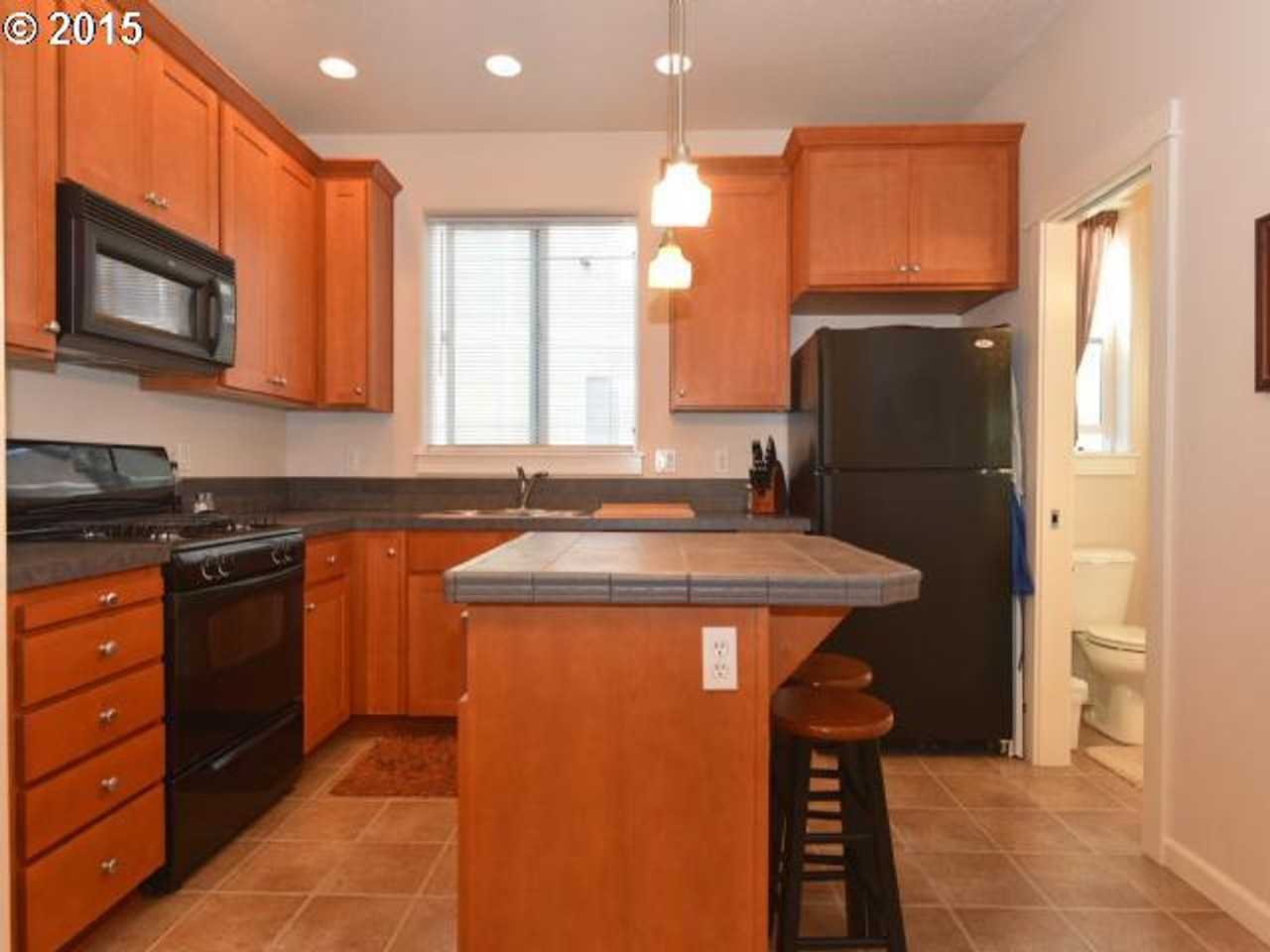 16142 Sw Gage Ln - Photo 3 of 32