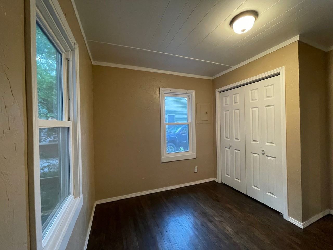 626 S Forest Ave - Photo 5 of 9