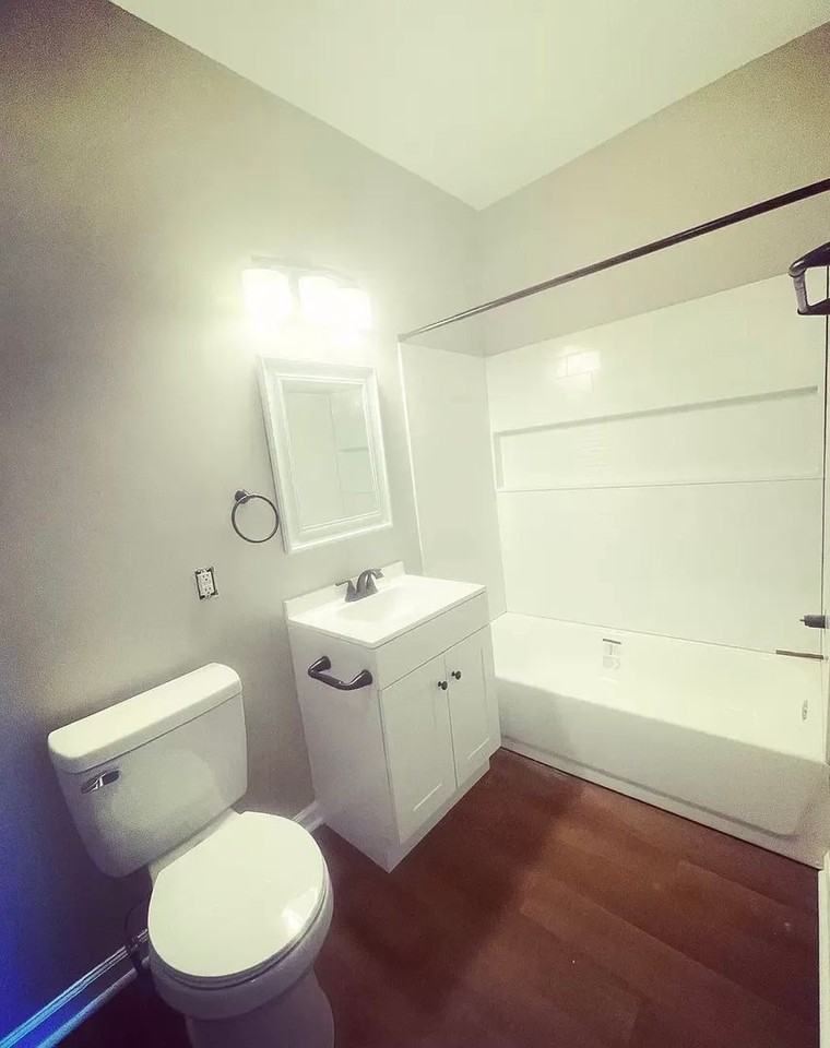 620 E 5th St - Photo 7 of 11