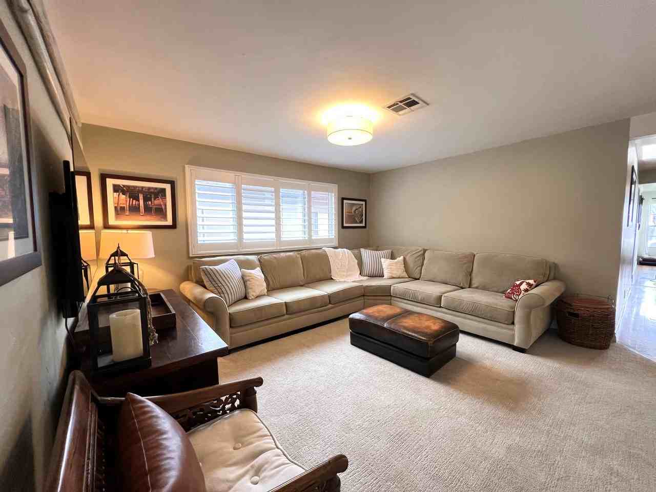 4405 Santa Monica Ave - Photo 3 of 19