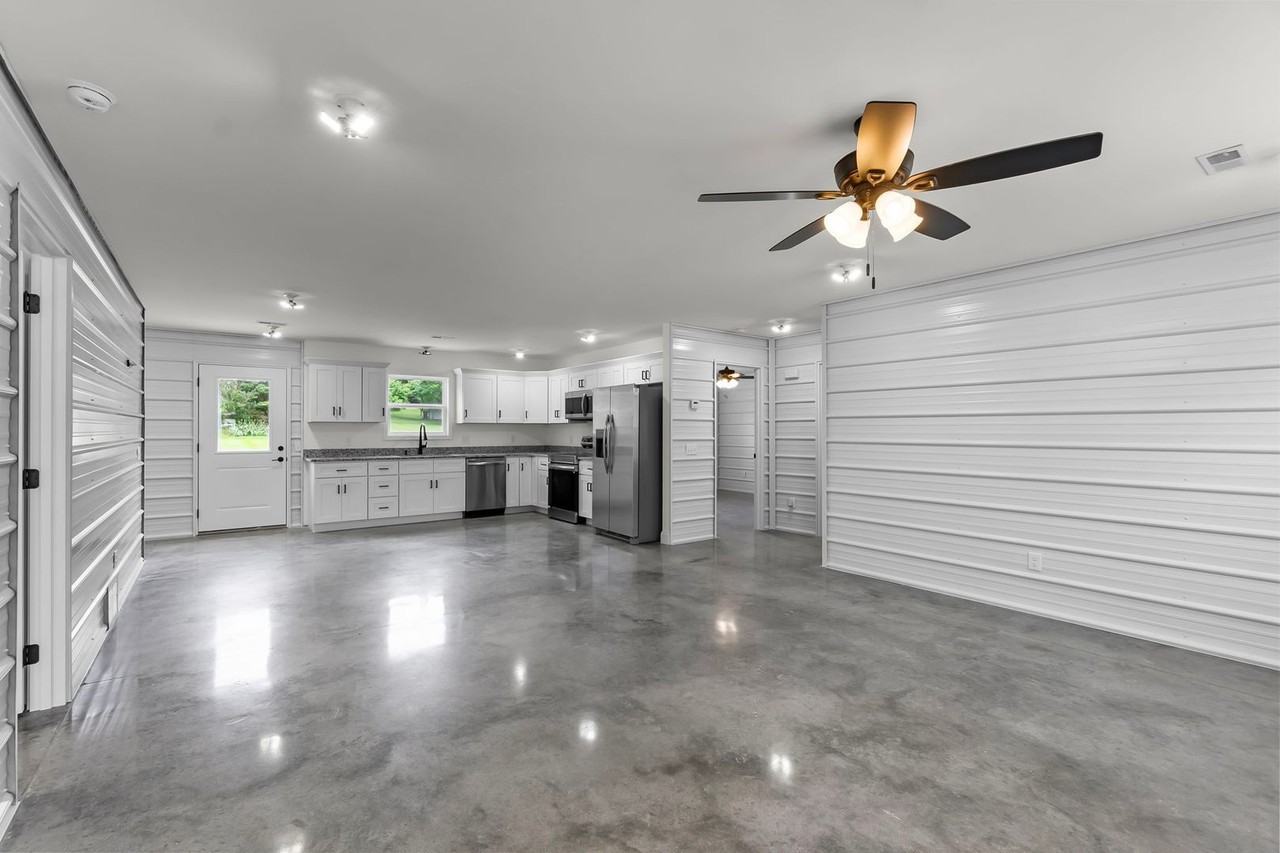 2992 Hawthorne Rd - Photo 2 of 21