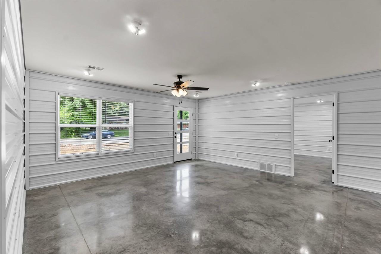 2992 Hawthorne Rd - Photo 4 of 21