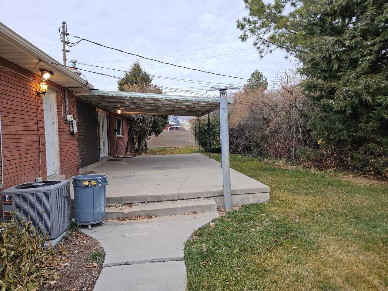 389 S 350 E - Photo 3 of 38