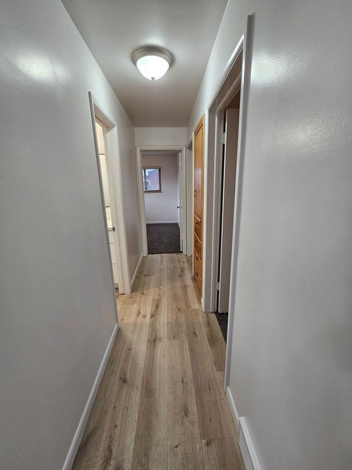 389 S 350 E - Photo 7 of 38