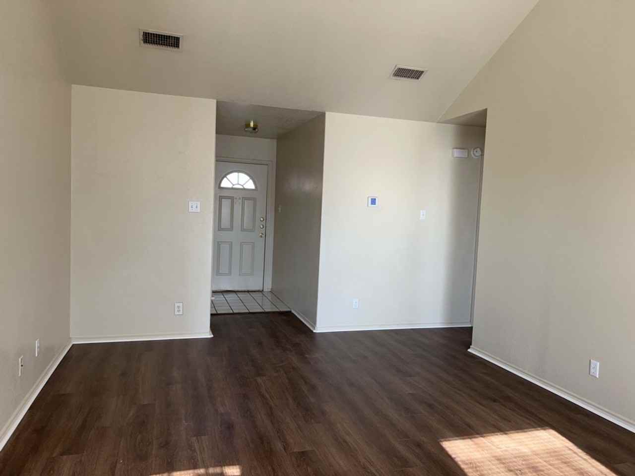 3606 Warfield Dr - Photo 2 of 14