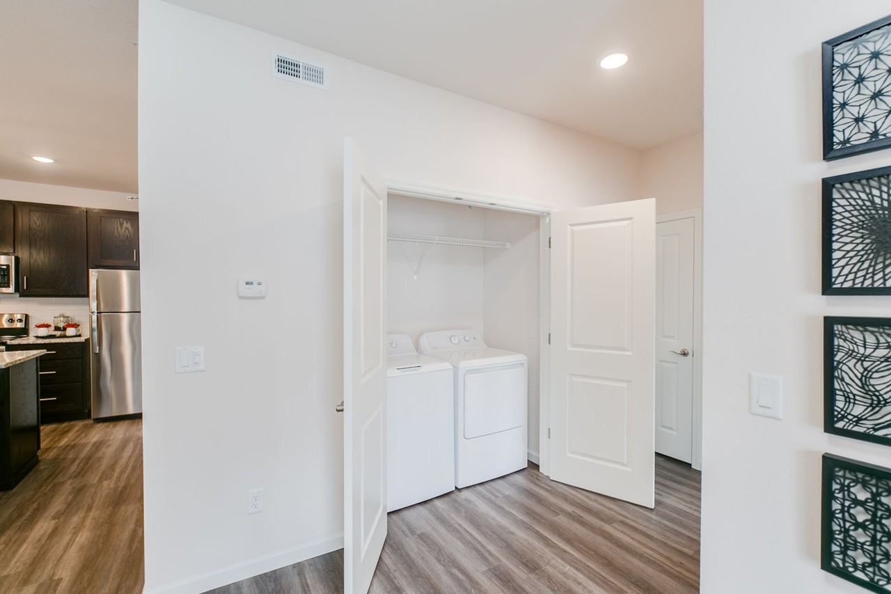 1435 Park West Ct - Photo 7 of 50