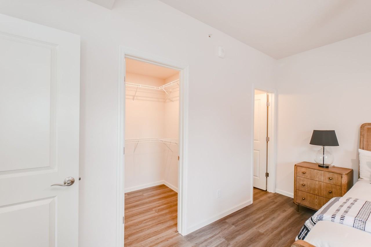 1455 Park West Ct - Photo 5 of 50