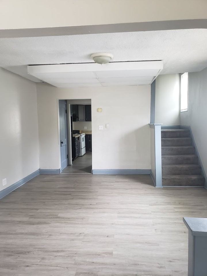 209 N Hague Ave - Photo 2 of 14