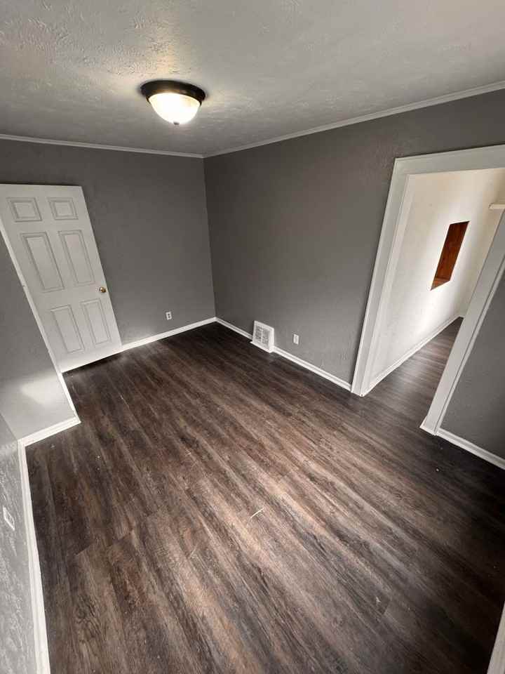 1827 Frances Ave - Photo 5 of 13