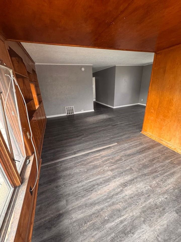 1827 Frances Ave - Photo 6 of 13