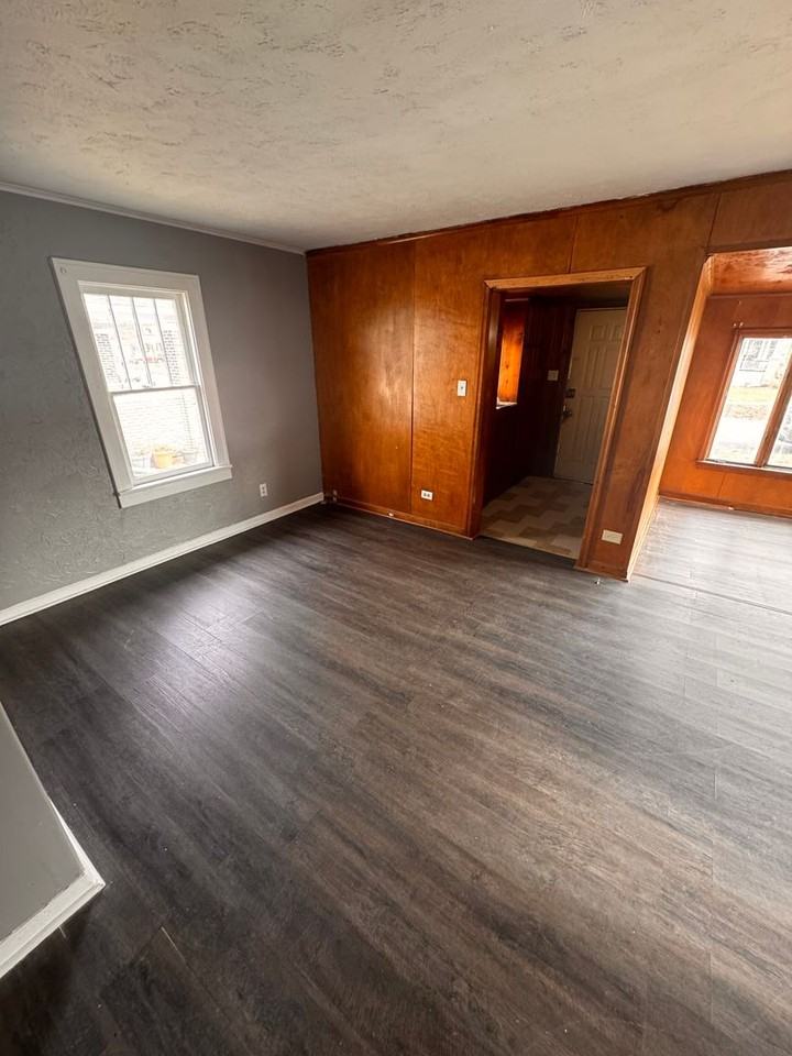 1827 Frances Ave - Photo 7 of 13