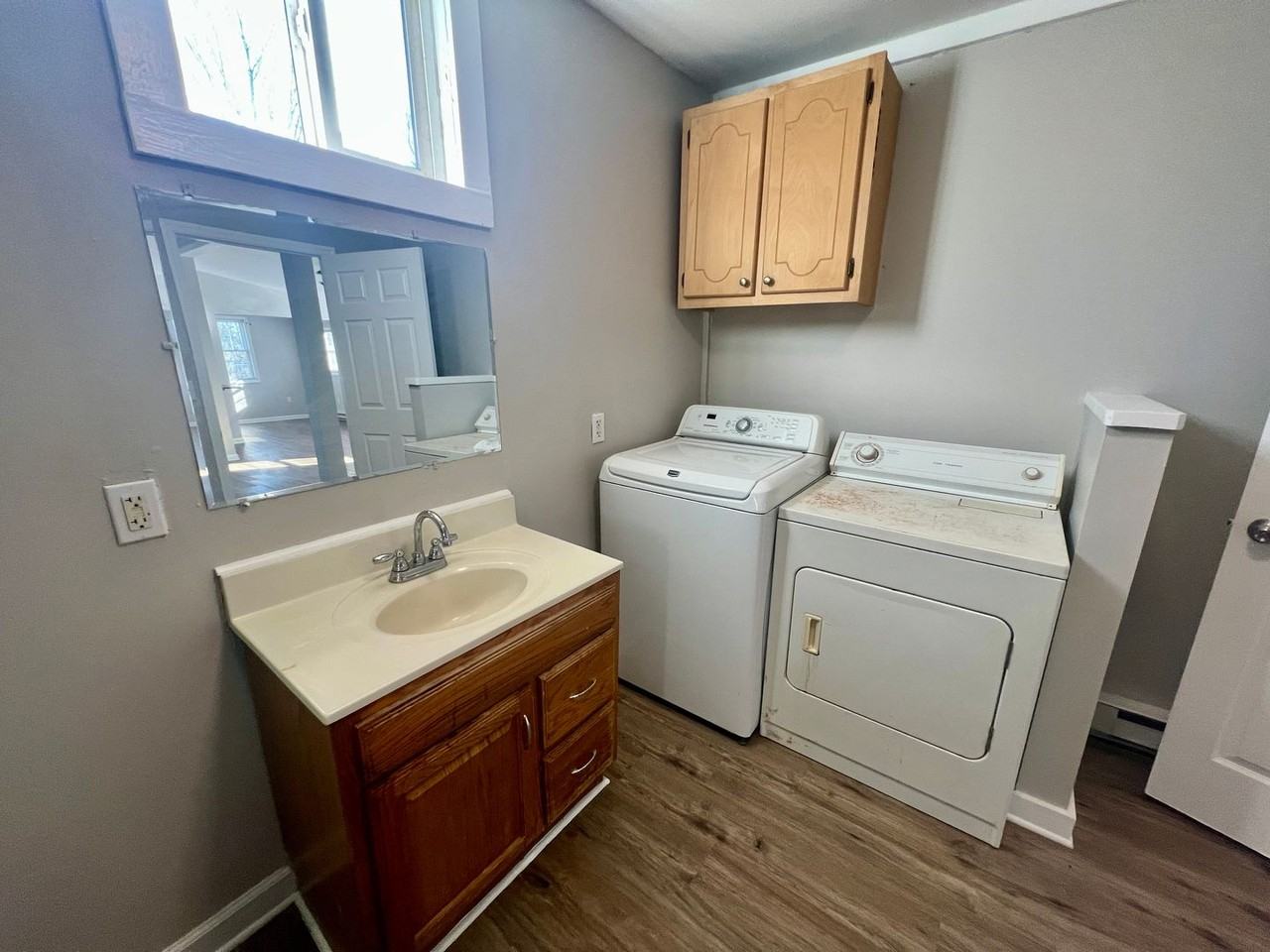 114 Park Ave - Photo 7 of 9