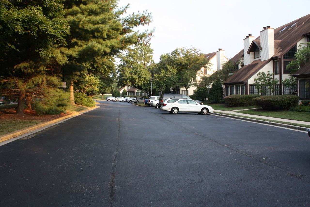 1611 Airy Hill Ct Unit E - Photo 5 of 40