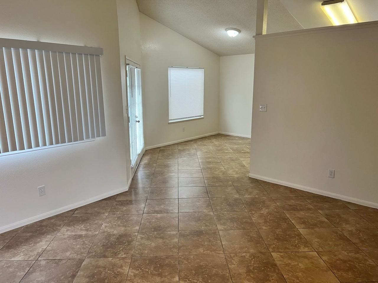 5409 Tupper Ct - Photo 4 of 12