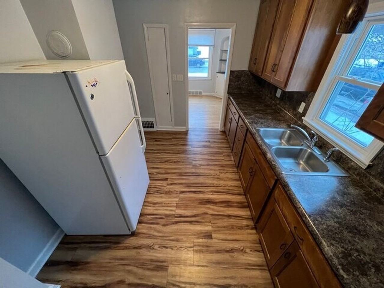 828 S 9th Ave - Photo 3 of 11