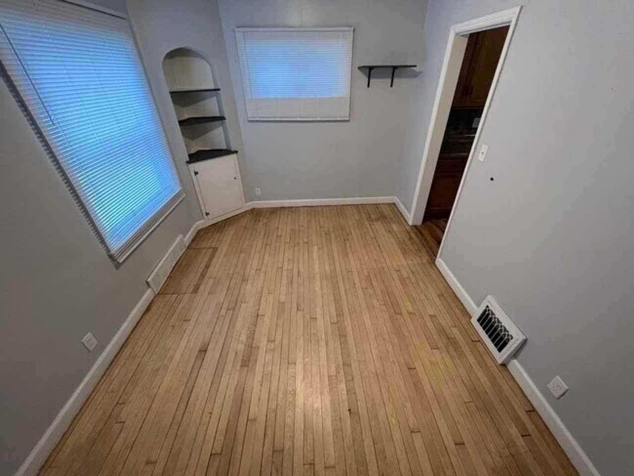 828 S 9th Ave - Photo 5 of 11