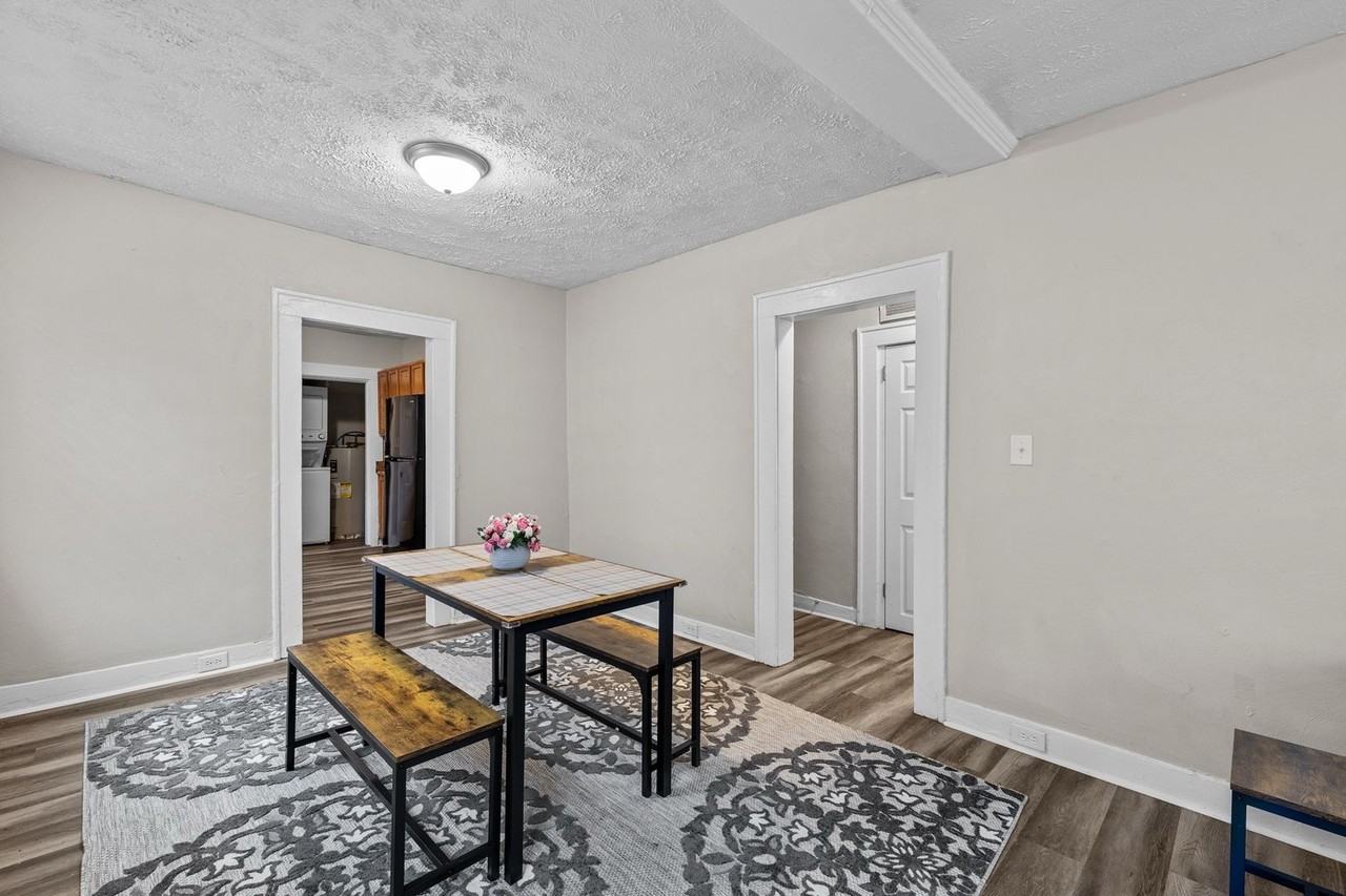 1045 W 37th St #A - Photo 5 of 23