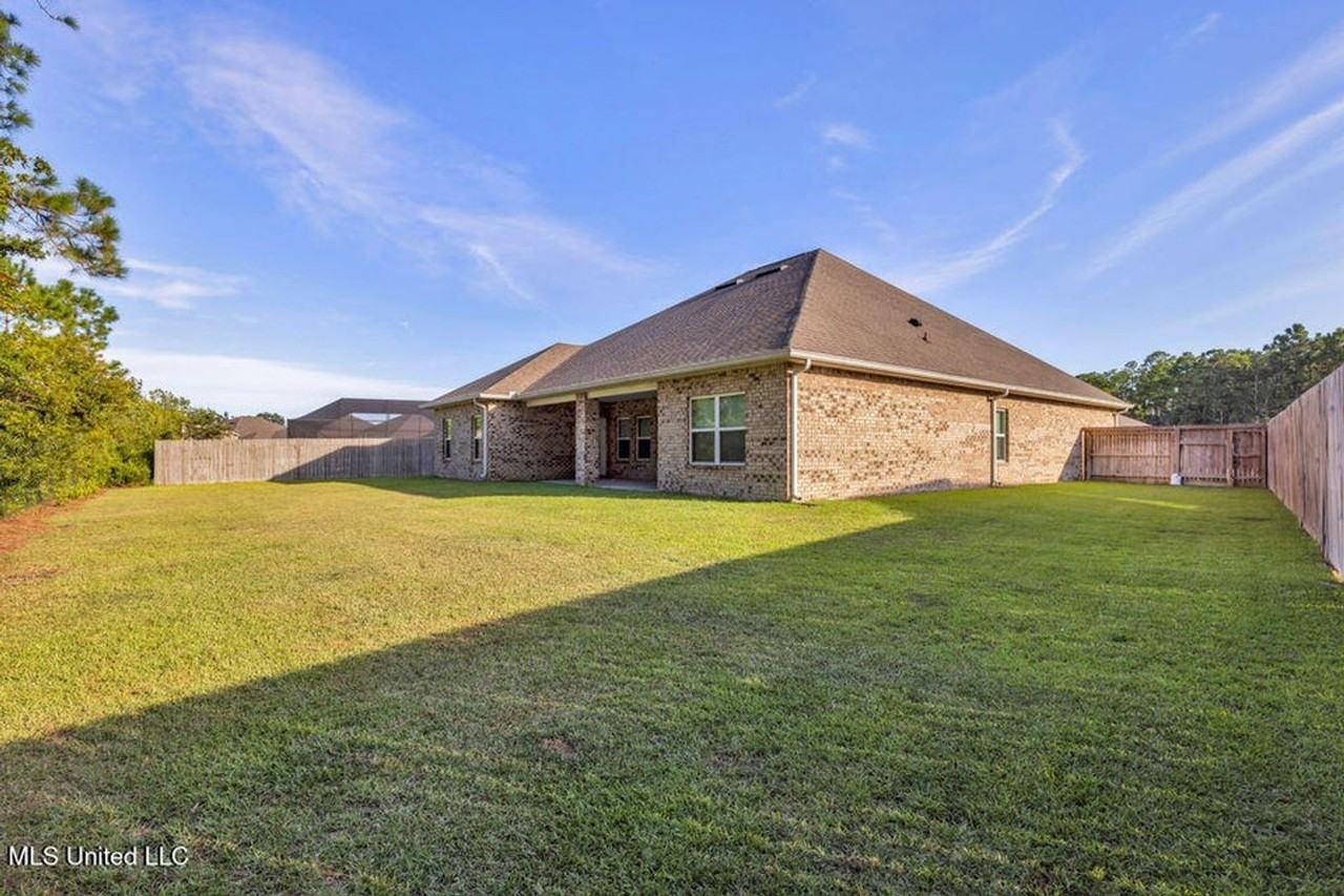 7220 Barley Dr - Photo 2 of 19