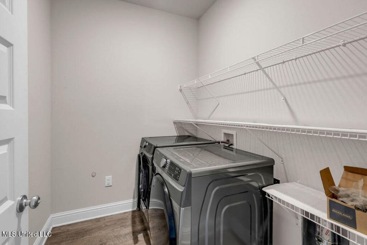 7220 Barley Dr - Photo 3 of 19