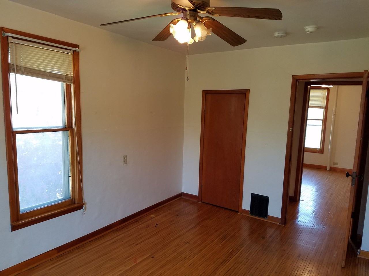 2121 Walnut St - Photo 2 of 25