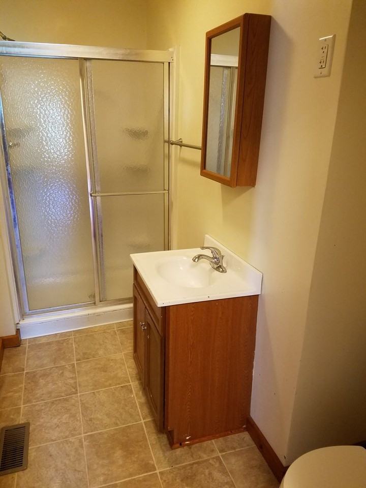 2121 Walnut St - Photo 4 of 25