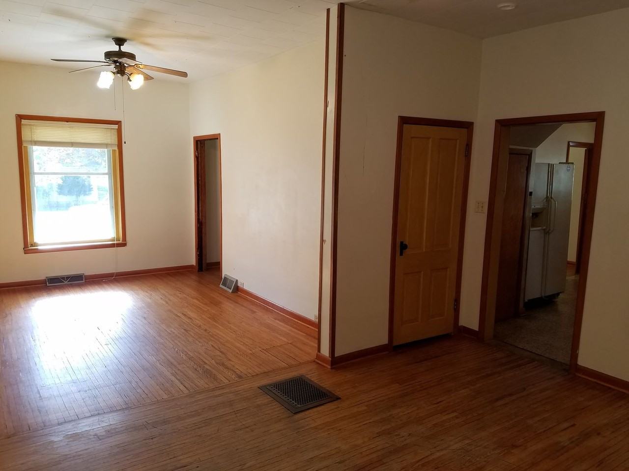 2121 Walnut St - Photo 6 of 25