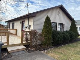 featured image of 1657 Redwood Dr