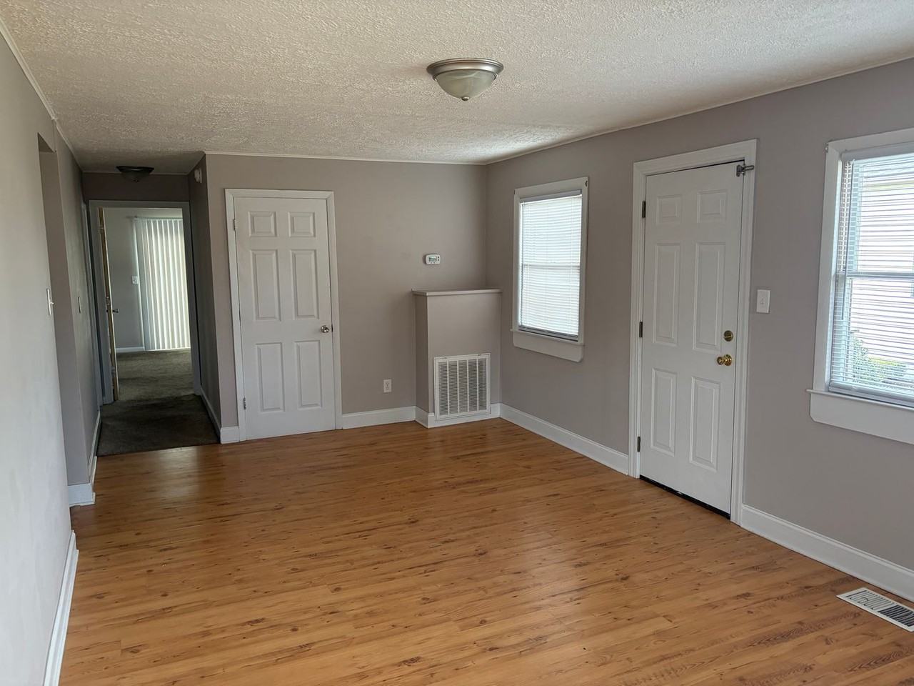 1657 Redwood Dr - Photo 5 of 15