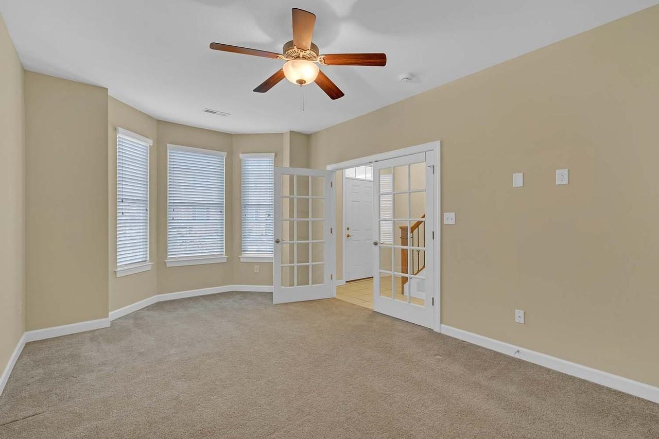 112 Peyton Randolph Dr - Photo 6 of 27