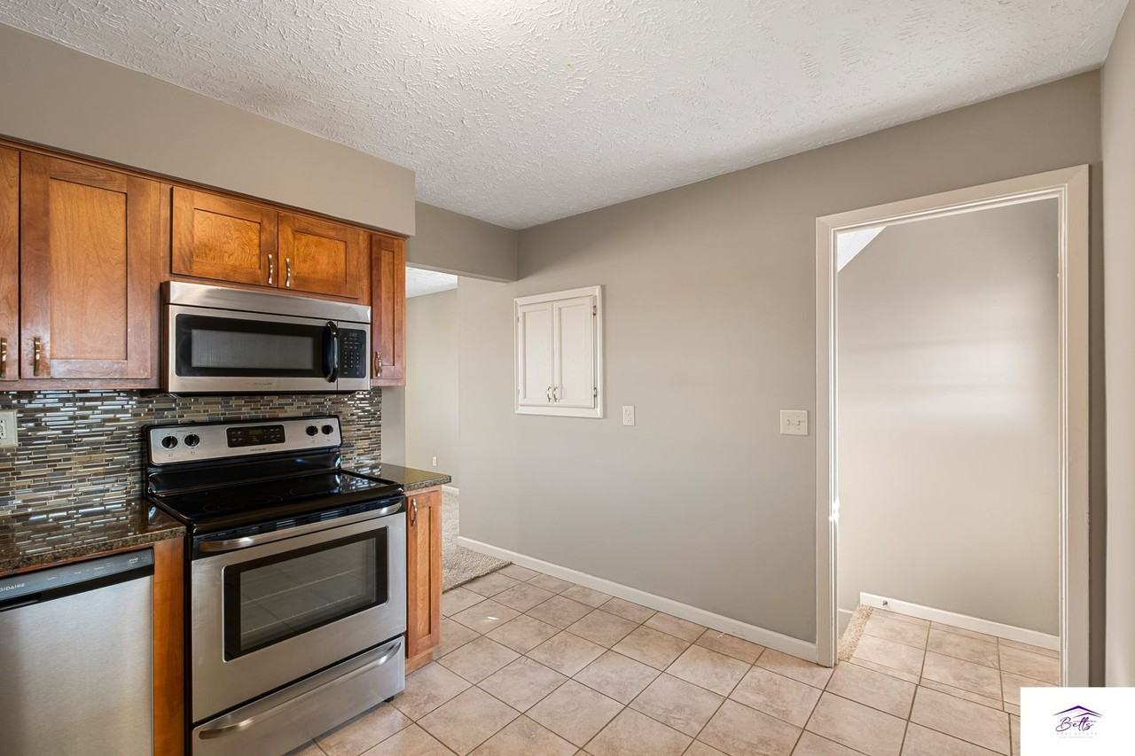 6225 Elm St - Photo 5 of 16