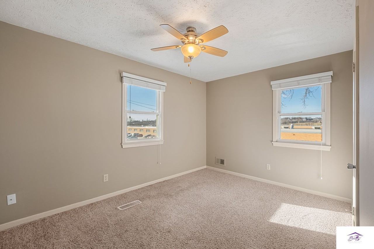 6225 Elm St - Photo 6 of 16