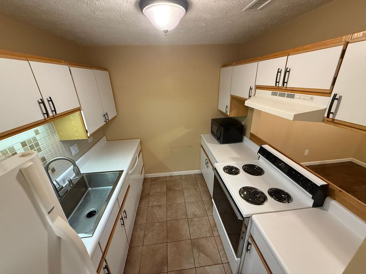 2705 Sood Rd - Photo 3 of 19