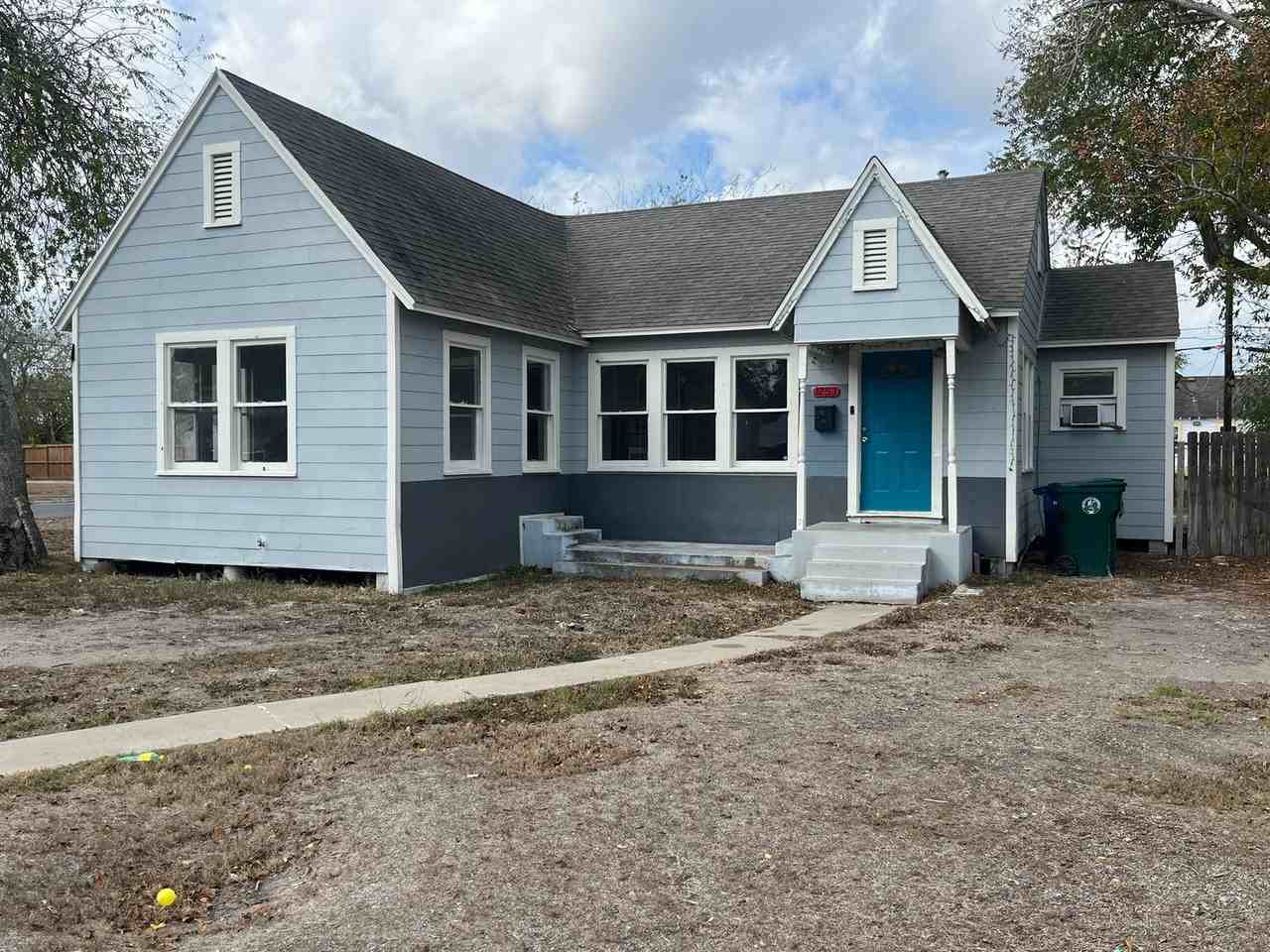 1253 Logan Ave - Photo 3 of 24