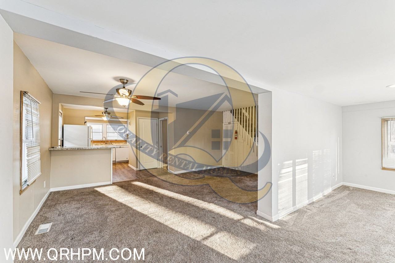 2040 Linden St - Photo 5 of 14