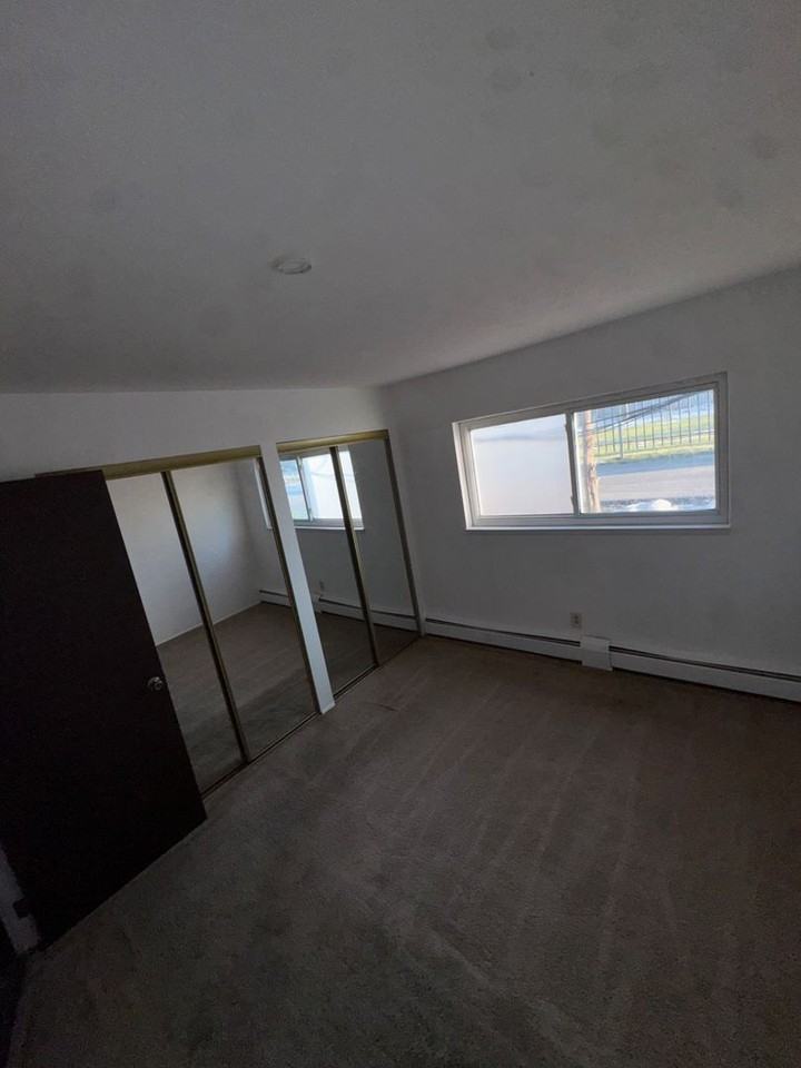 5058 Broadway - Photo 4 of 23