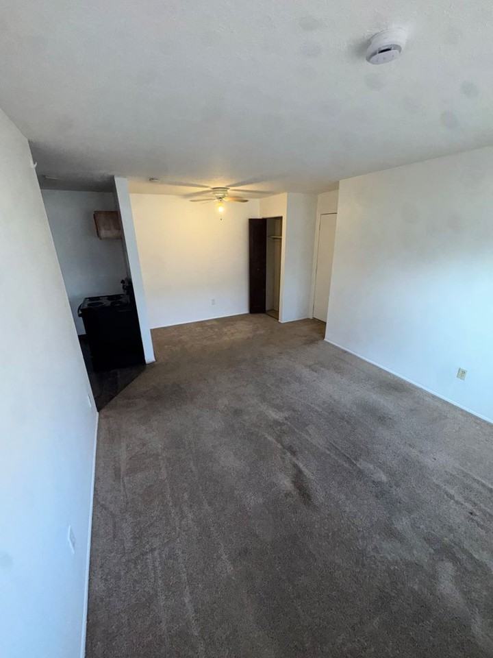 5058 Broadway - Photo 5 of 23