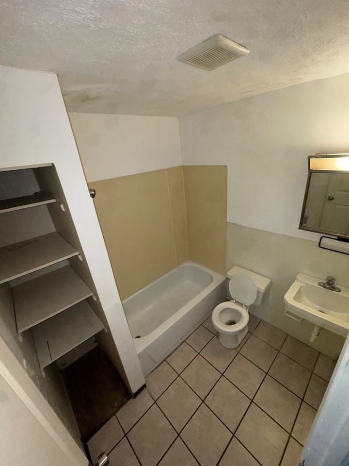 5058 Broadway - Photo 7 of 23