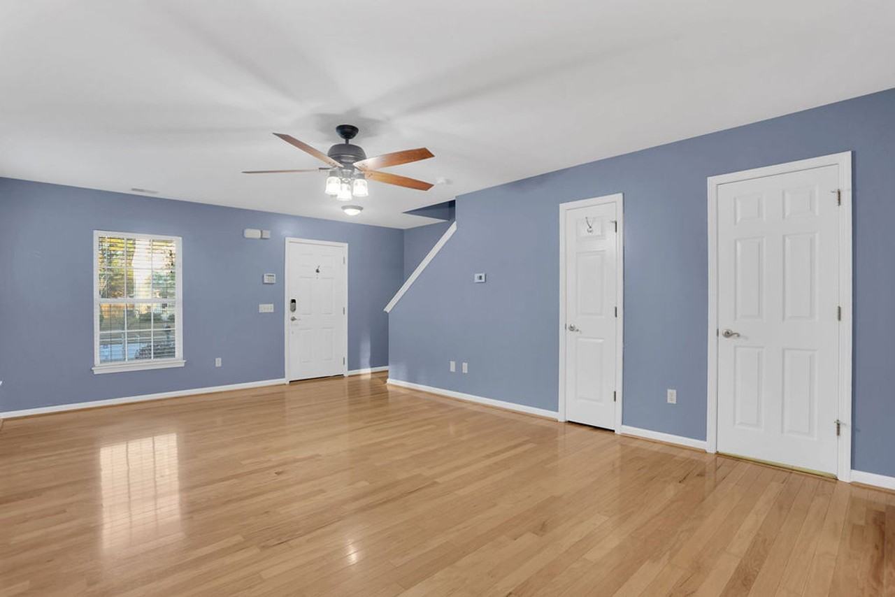 16 Hamilton Grove Dr - Photo 3 of 41