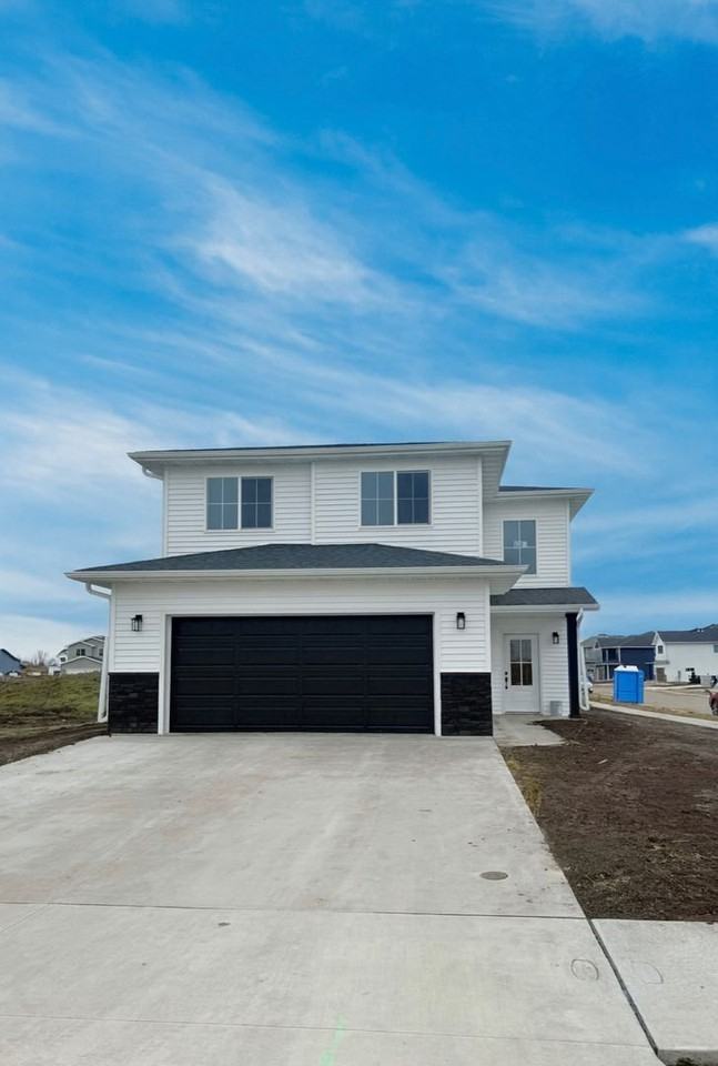 2630 38th Ave S - Photo 2 of 12